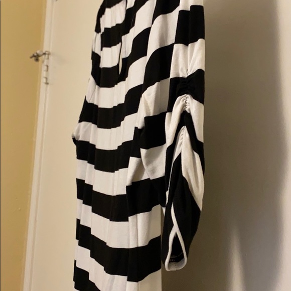 SOLD NWOT White/black house market - Picture 5 of 5